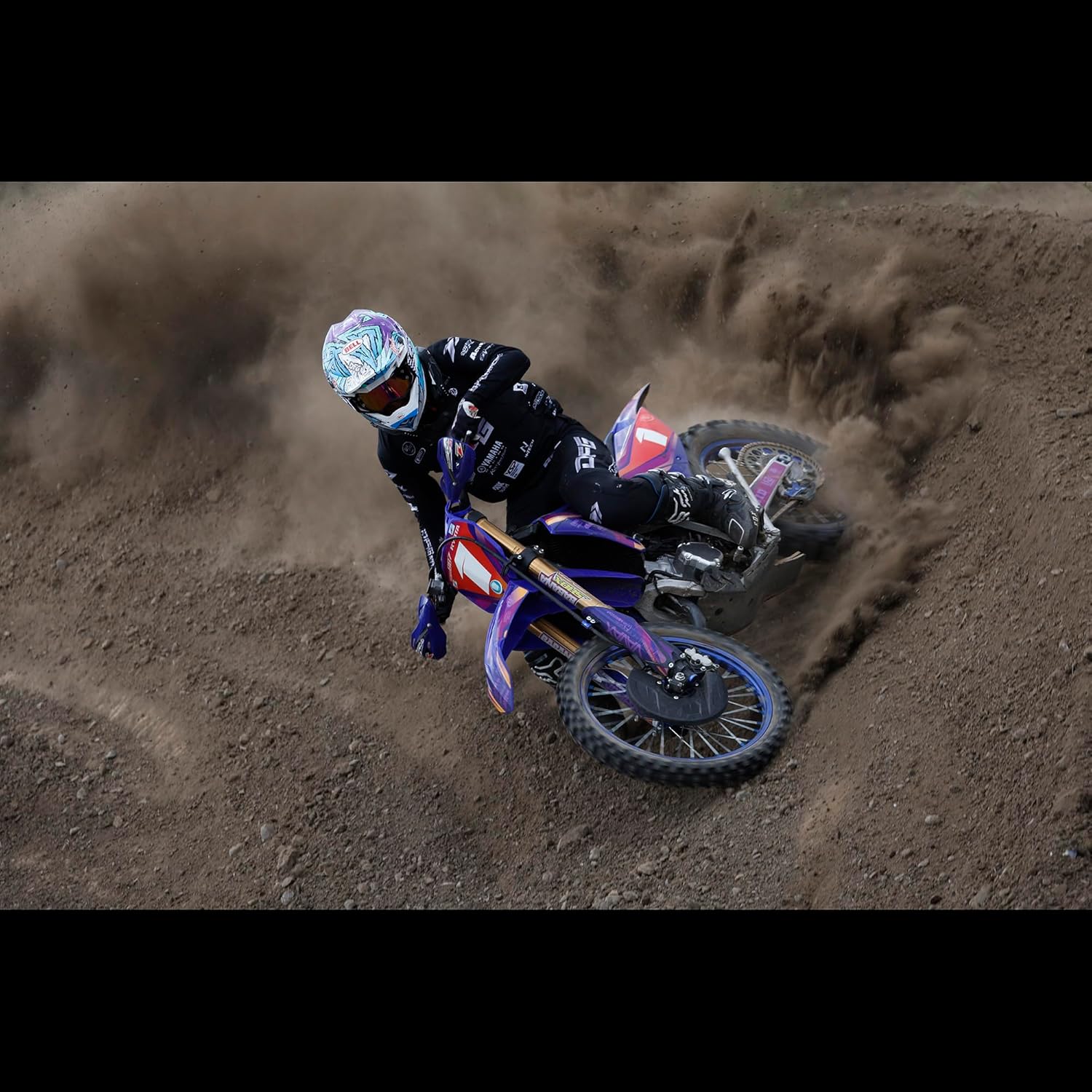 Canon RF200-800mm F6.3-9 is USM Super-telephoto Zoom Lens, Mirrorless, Powerful Zoom Range, Comfortable Handheld Shooting, for Wildlife, Nature, Outdoor Sports, Compact & Lightweight