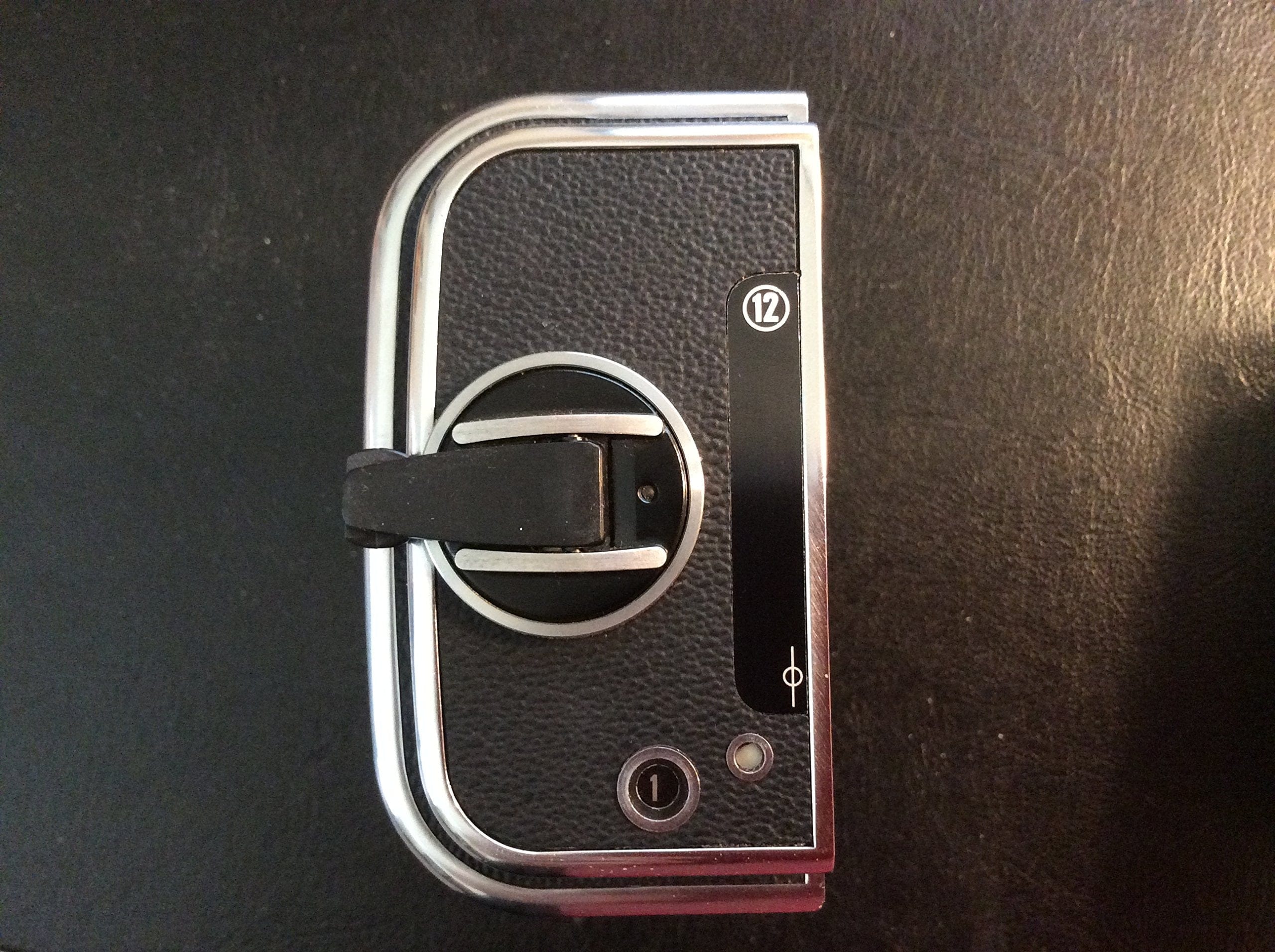 Hasselblad Hasselblad A-12 Film magazine (6X6 - 120 Film) with Dark Slide Holder - Chrome #30212