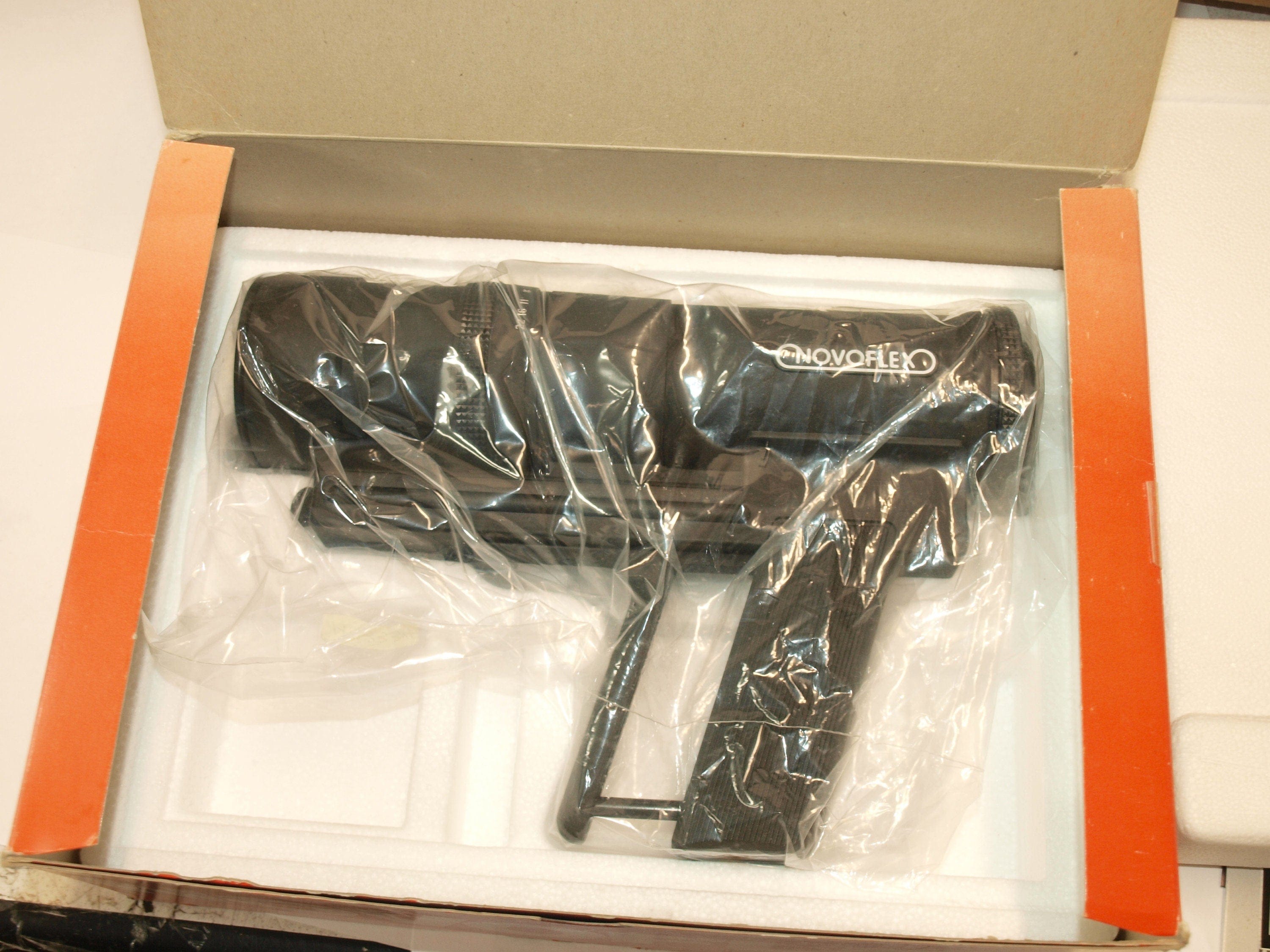 Novoflex NEW old stock 200mm F3.8 Novoflex Follow Focus telephoto lens in box