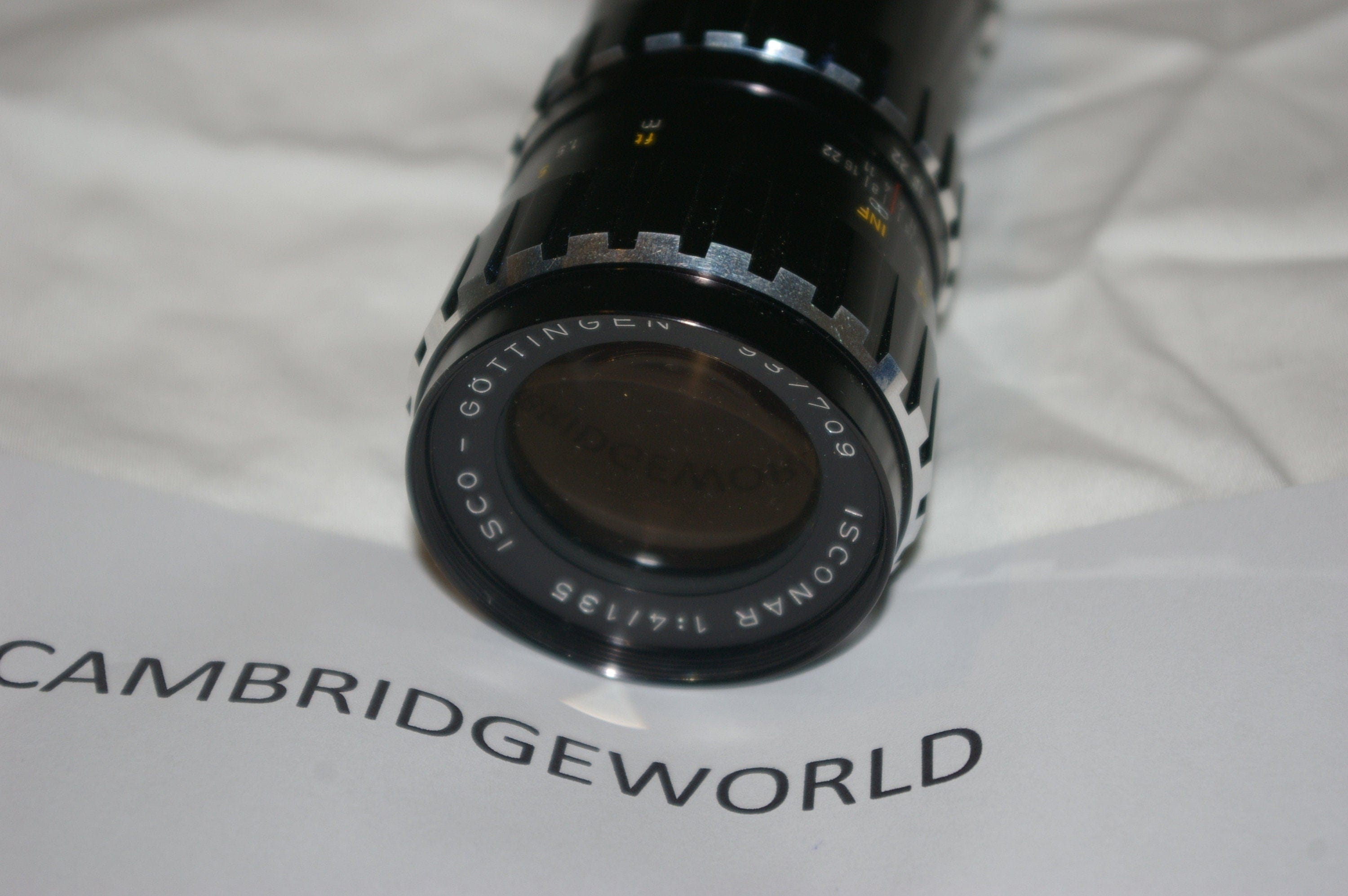 Schneider NEW old stock 135mm F4.0 ISCO Schneider Gottingen telephoto lens M42 screw mount