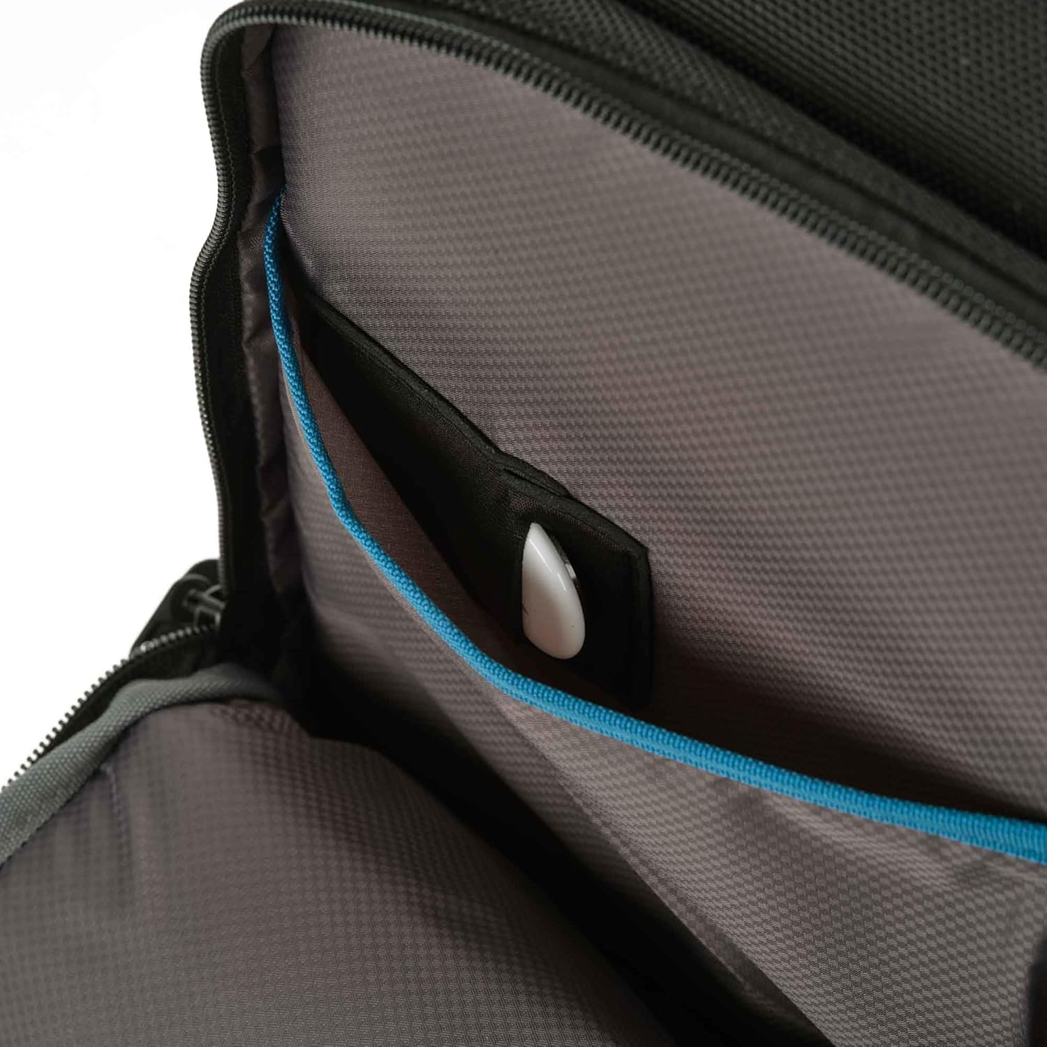 Tenba Tenba Cineluxe V2 Shoulder Bag 16 (Black, 18L) (637-523)